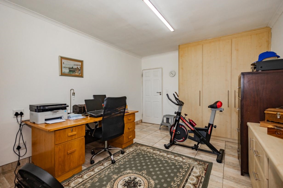 8 Bedroom Property for Sale in Joostenbergvlakte Western Cape